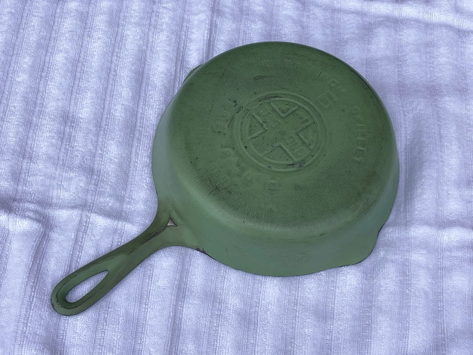Griswold Cast Iron #6 Skillet In Green Enamel