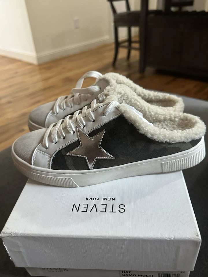 Zapatillas para mujer Steven By Steven Madden camufladas con detalles de estrellas talla 9” Foto 2 de 4