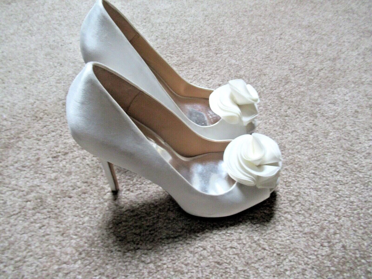 Badgley mischka shop white shoes