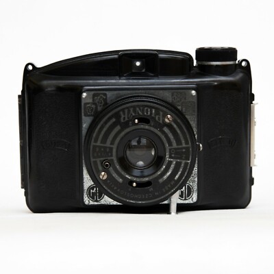 Appareil Photo Bakélite Pionyr - Duro F II - 6x6 / 6x4.5 - Tchécoslovaquie 1950s