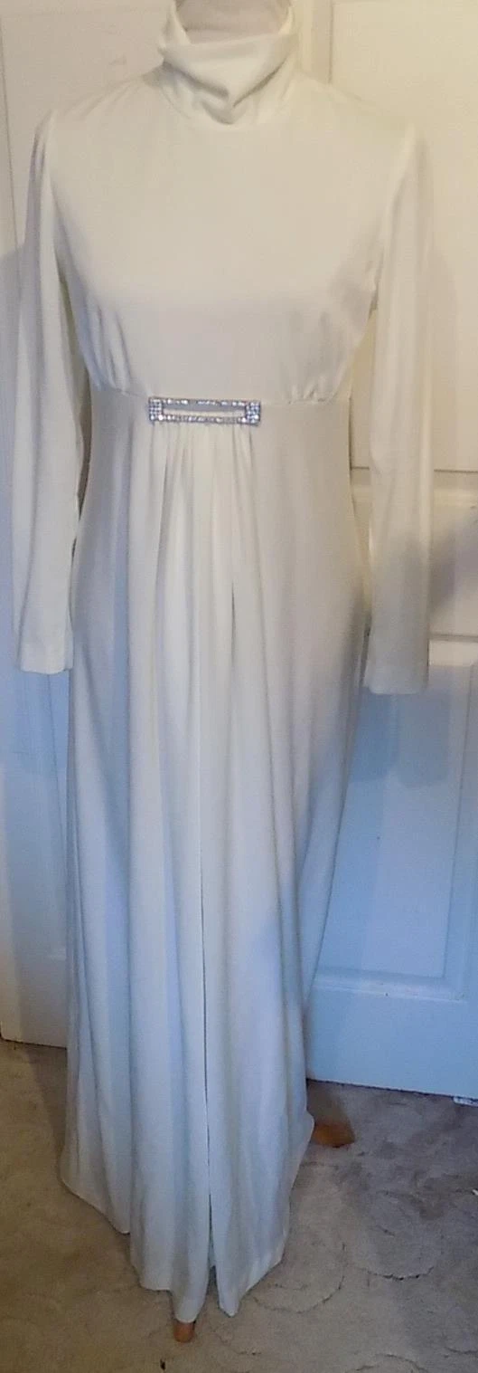 Vintage 70s White Polyester Long Dress Rhinestone Clip Ayres Unlimited B36