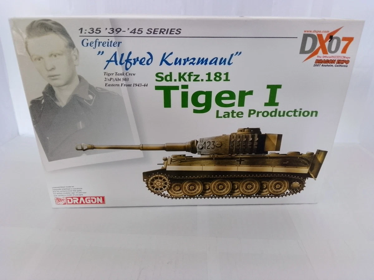 Maquette Dragon Best Value 61030 - King Tiger Henschel 1/35 - Montée Et Peinte