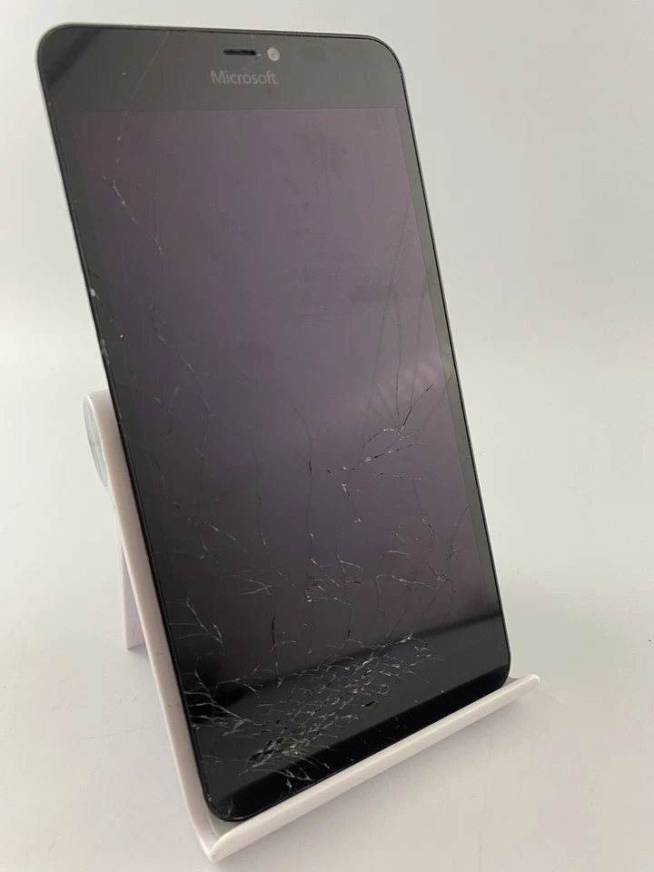 Nokia Lumia 640 XL Black Unlocked 8GB 5.7" Windows Smartphone Cracked Incomplete - Image 2 of 4