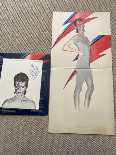 David Bowie Aladdin Sane Vinyl Record RS-1001 LSP 4852 RCA  1973 with club pic!