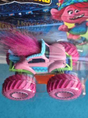 Volkswagen Beetle Poppy Trolls 🔥 1:64 Hot wheels 2025 Monster Trucks Dreamworks - Picture 4 of 4