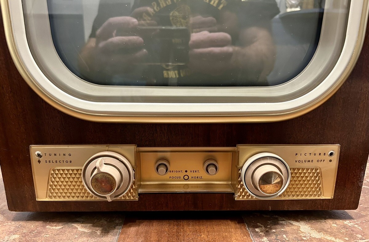1950 General Electric tube tabletop television Vintage GE TV