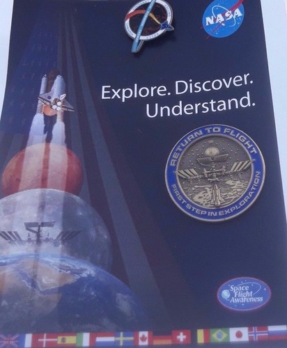 NASA-Pins-STS-114-Return-To-Flight-Collins-Kelly-Lawrence-Camarda-Robinson - Bild 5 von 10