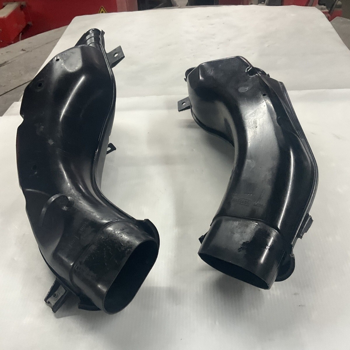 00-03 2000-2003 SUZUKI GSXR 600 750 1000 RAM AIR DUCT INTAKE TUBE