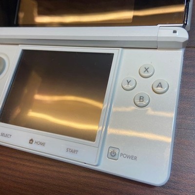 Nintendo 3DS Launch Edition Ice White Handheld System (NTSC-J) for
