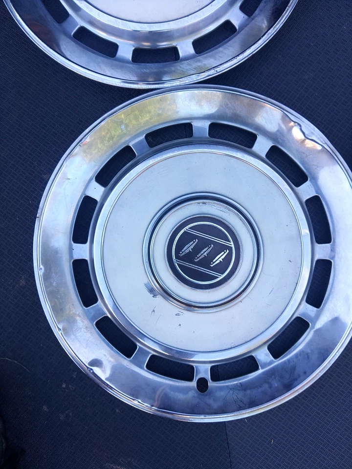 Juego de cuatro tapacubos Ford Granada Mercury Monarch 1977-1978 14 OEM vintage Foto 2 de 4