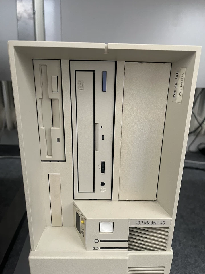 IBM AIX RS/6000 Model 140 43p PowerPC 604e 332MHz - Bild 2 von 3