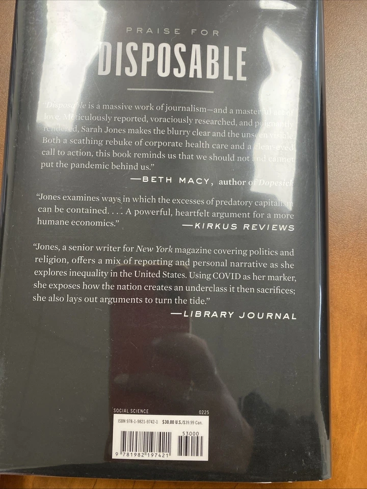 ПОДПИСАННЫЙ одноразовый: презрение Америки к низшему классу Сара Джонс 2025 HC - Изображение 3 из 3