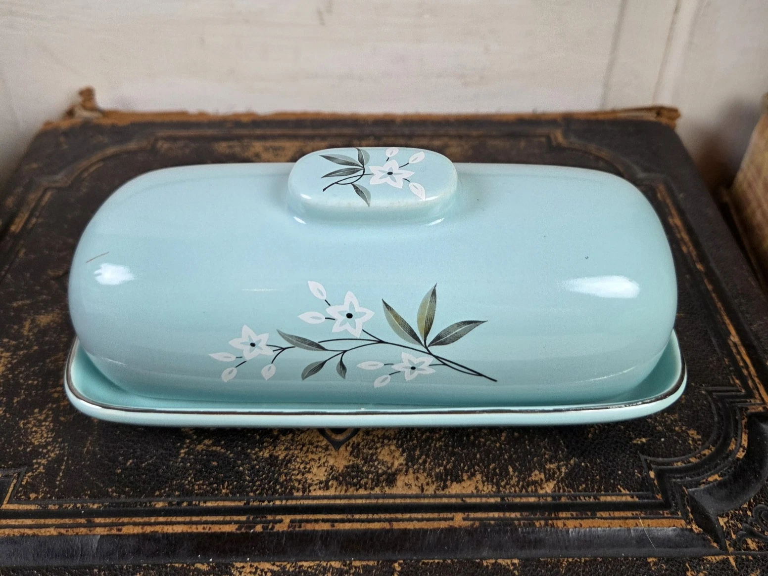 Vtg Butter Dish Aqua White Flower Gray Leaf WS George Cottage Country Farmhouse
Opens in a new windo