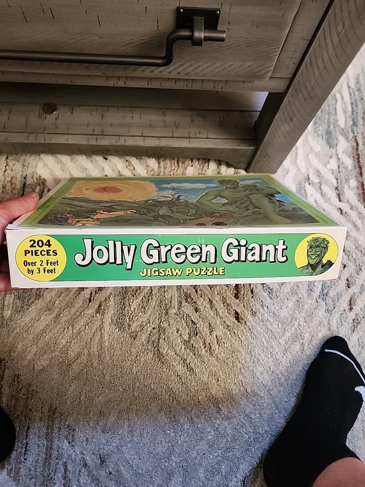 Jolly Green Giant Puzzle 204 Pieces Over 2’ x 3’ Complete All 204 PIECES!!! - Image 2 of 3