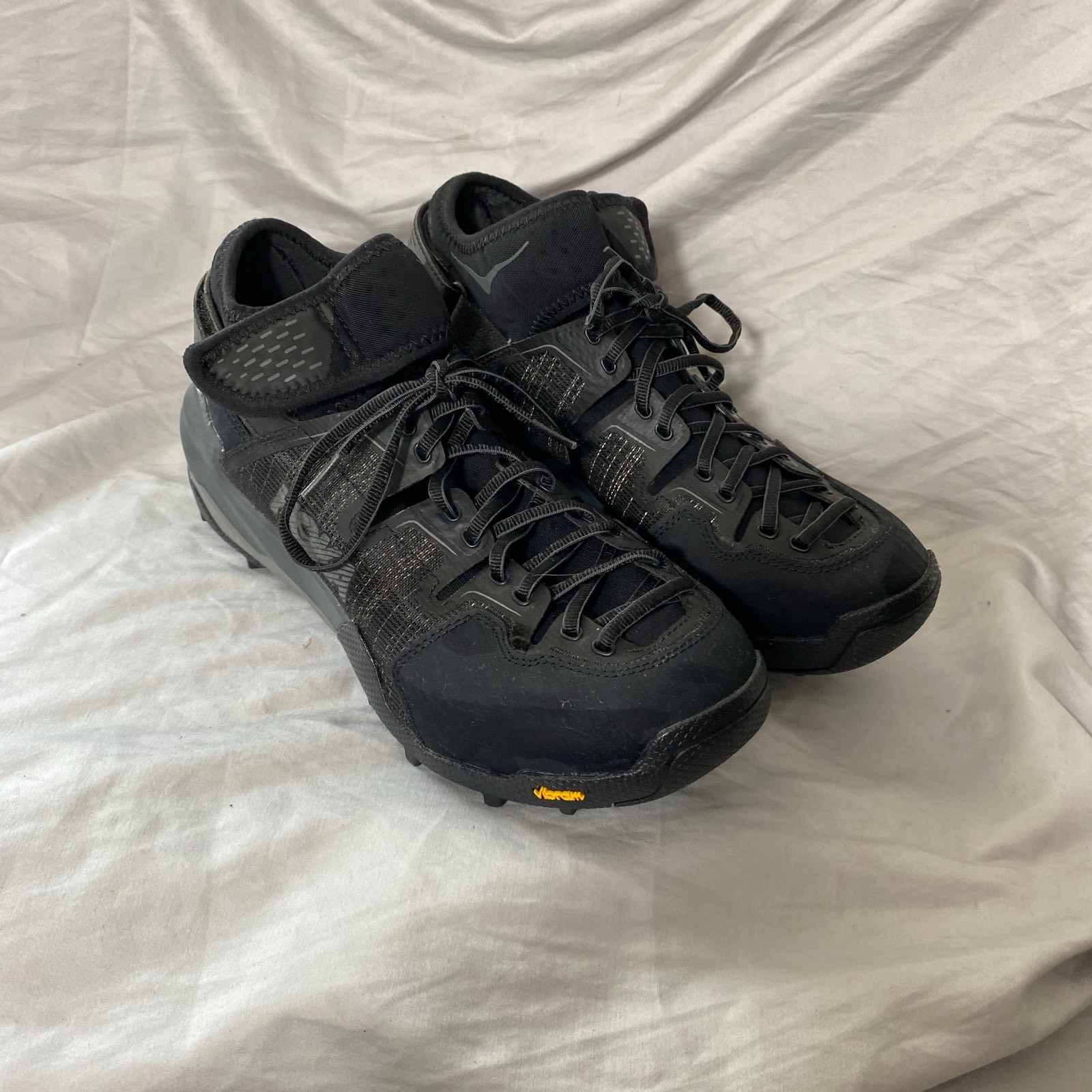 SAOLA Scarpe da trail Hoka One Sky Arkali nere taglia 10 M nuove con etichette suola Vibram escursionismo sentiero