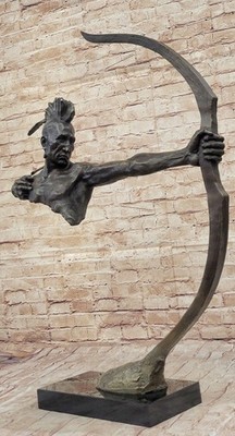 NICE BRONZE INDIAN WARRIOR WITH BOW AND ARROW SCULPTURE STATUE WESTERN FIGURINE