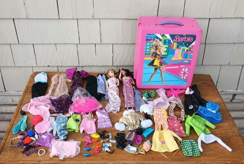 Vintage Barbie Carrying Case - 1989 - with Two Barbies and Clothes/Accessories