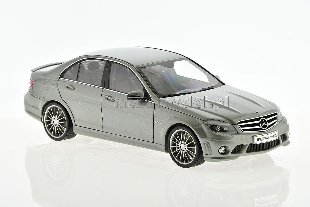 AUTOart メルセデス・ベンツ C63 AMG 1:18 AUTOart Mercedes-Benz C63 AMG 1/18 Diecast Vehicle - Gray (76275