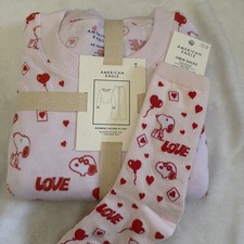 American Eagle Women  s Snoopy Valentine  s Plush Pants PJ Pajamas Set w/Socks M