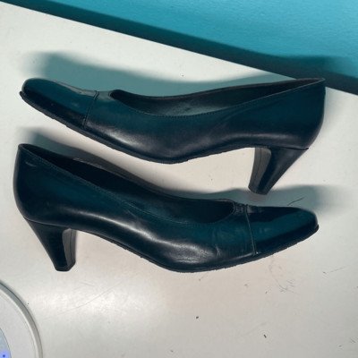 VINTAGE Leather Galo Pumps 39.5 Italian Made Size 8.5 Classic Black 2.5'' Heels