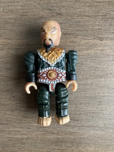 Mega Bloks Pirates of the Caribbean Minifigure Bundle Sao Feng, Swann, Skeletons - Picture 4 of 14