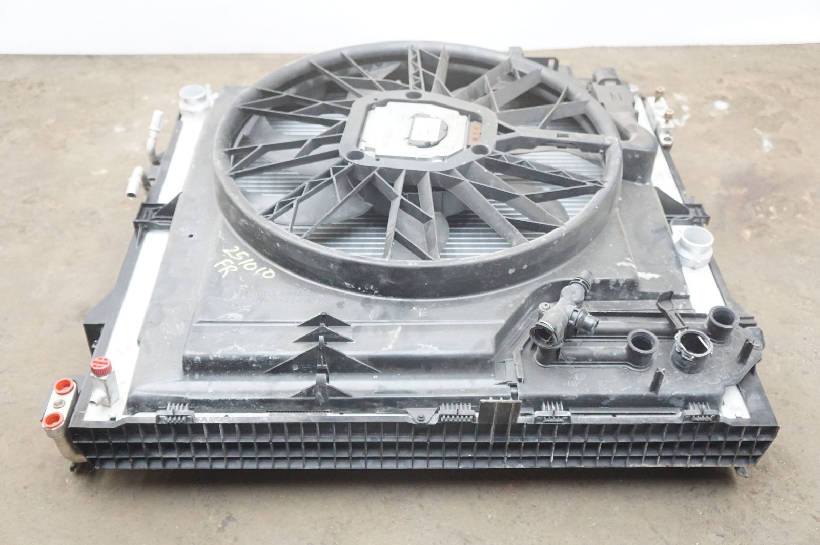 Front Radiator Condenser Cooling Fan Pack 17117592854 Rolls Royce Phantom Vii 06