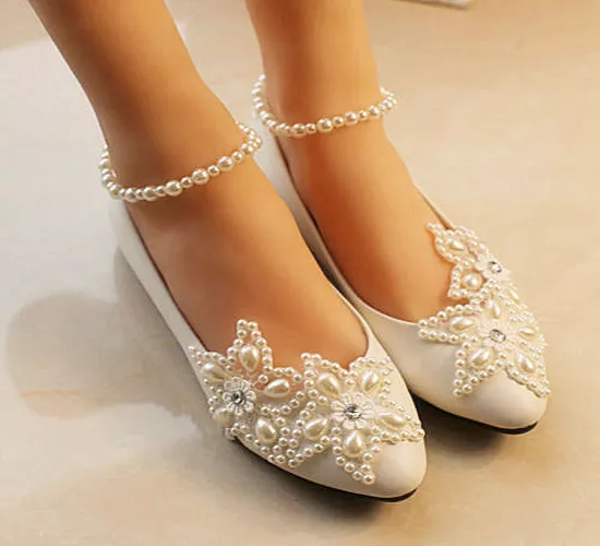 Think flat wedding shoes are not as elegant as heels? We've rounded up  our favourite ballet … | Wedding shoes lace, Wedding shoes comfortable, Fun  wedding shoes