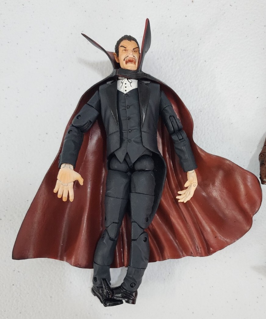 RARE TOYBIZ MARVEL LEGENDS MONSTERS BOX SET DRACULA VAMPIRE FIGURE