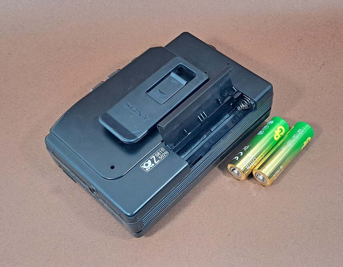 SONY WM-FX36 Vintage Walkman Cassette Player & Radio Japan SONY WM-FX36 Vintage Walkman Cassette Player & Radio Japan