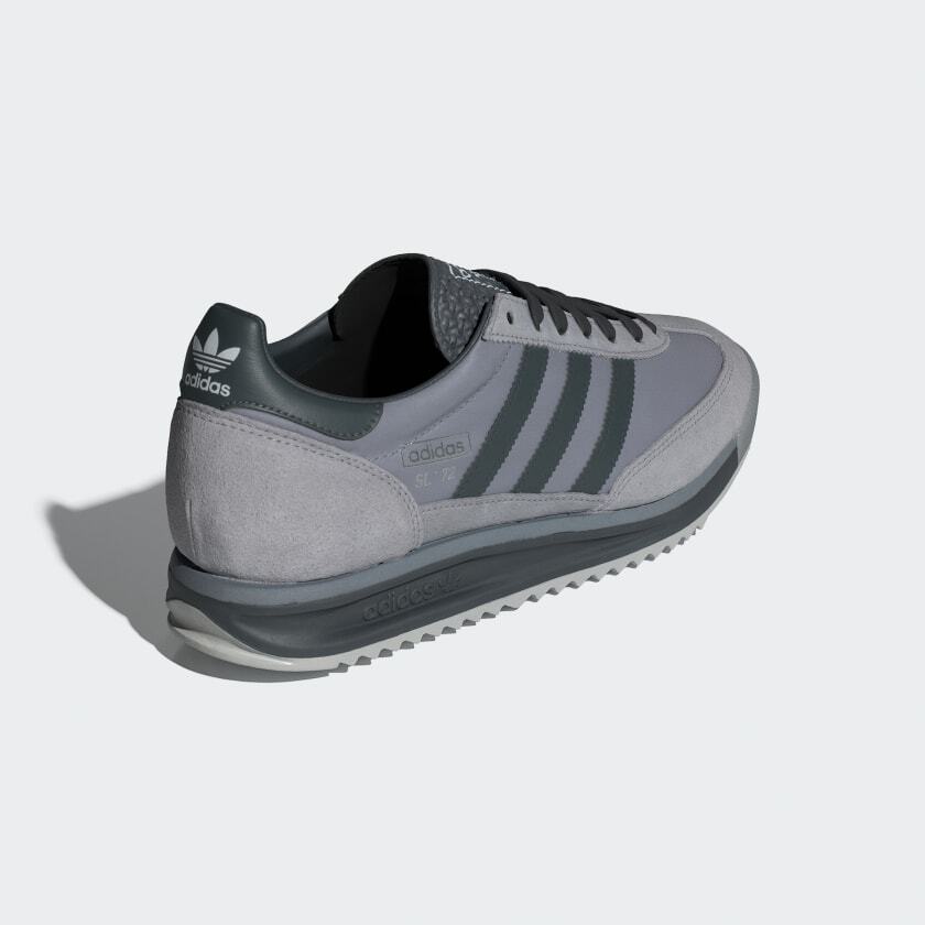 adidasアディダスSL72 RSスウェードUS8スニーカーIH8018 adidasアディダスSL72 RSスウェードUS8スニーカーIH8018 - メルカリ