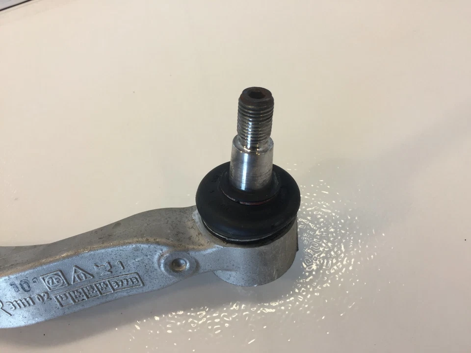 03-09 Brazo de control inferior delantero derecho Mercedes-Benz SL500 OEM 3111002 Foto 4 de 4