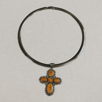 Glacier Wear Stacheliges Kreuz Medaillon Halskette