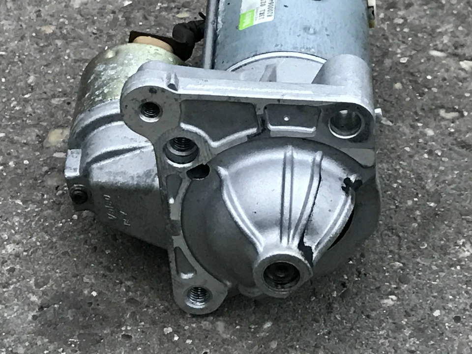 Mitsubishi Carisma 1,9 DI-D 102PS Anlasser Starter Valeo 8200064465  Original - Bild 2 von 3