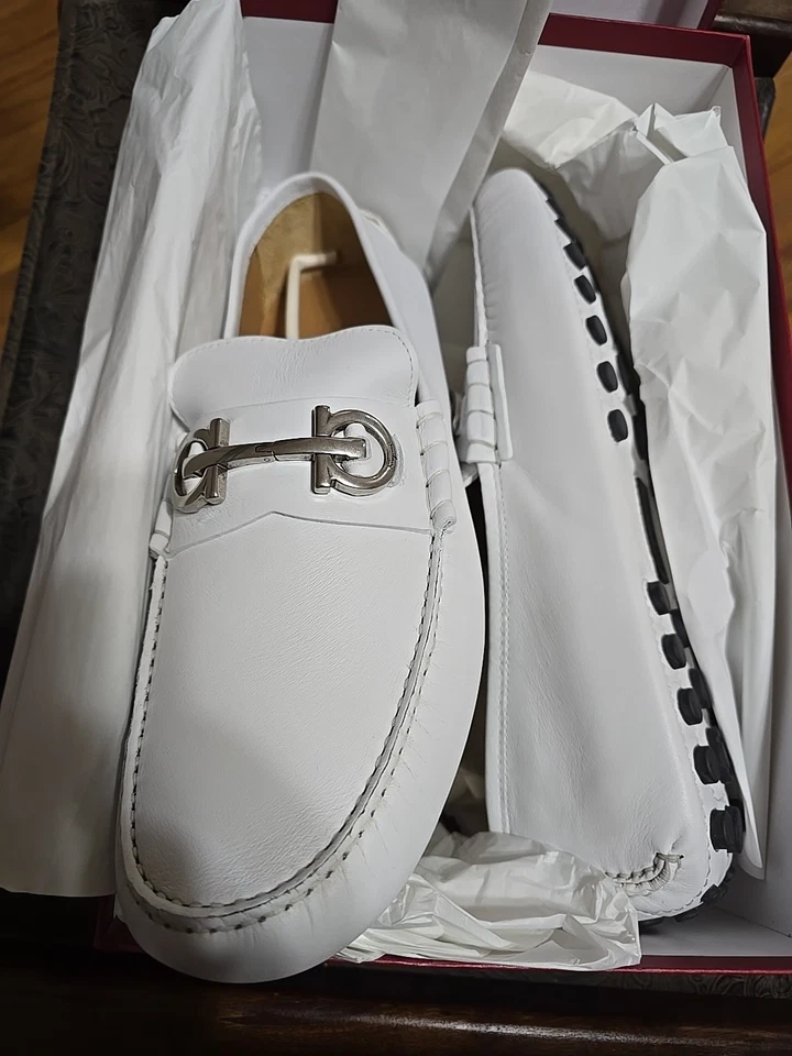 RARE Find In White And Silver Ferragamo Leather Shoes 11EE - Image 4 of 4