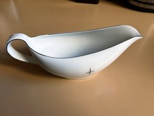 Classic Fukagawa Arita Japan Starburst pattern 713 Sauce Boat/Salad Dressing