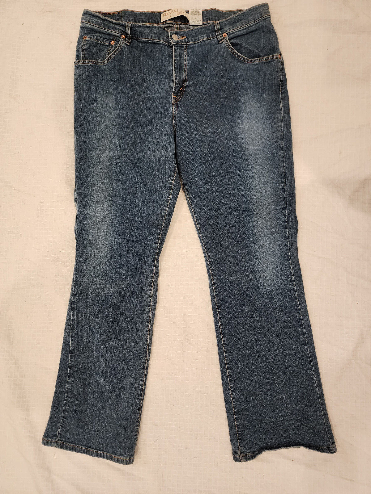 Levi's 515 Nouveau bootcut stretch jeans: medium wash, Women's 20M flattering!