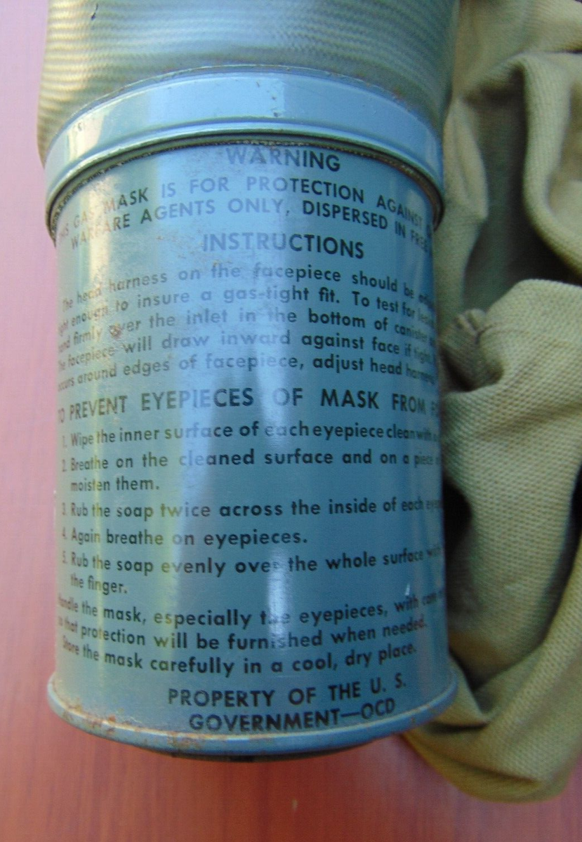 U.S. Non-Combatant M1A2-1-1 gas mask w/filter & bag, WWII, NOS