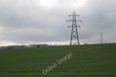 Foto 6x4 Stromleitungen ändern Richtung südöstlich von Mowlish Barn Cofton c2009