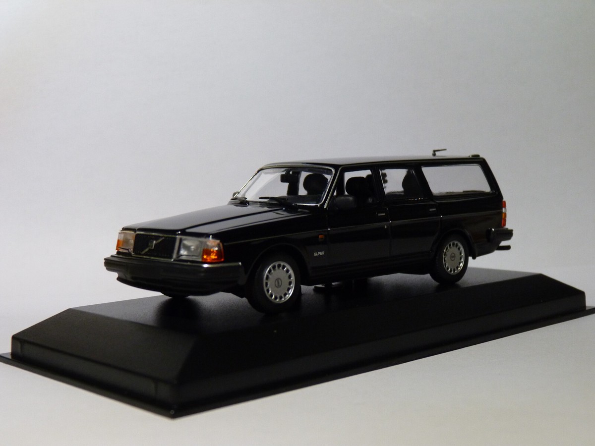 ☆ミニチャンプス 1/43 ボルボ 240 GL ブレーク 1986【新品