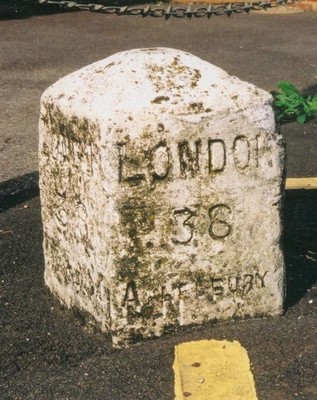Foto 6x4 alter Meilenstein von der A413 in Stoke Mandeville Wendover geschnitzt s c2002