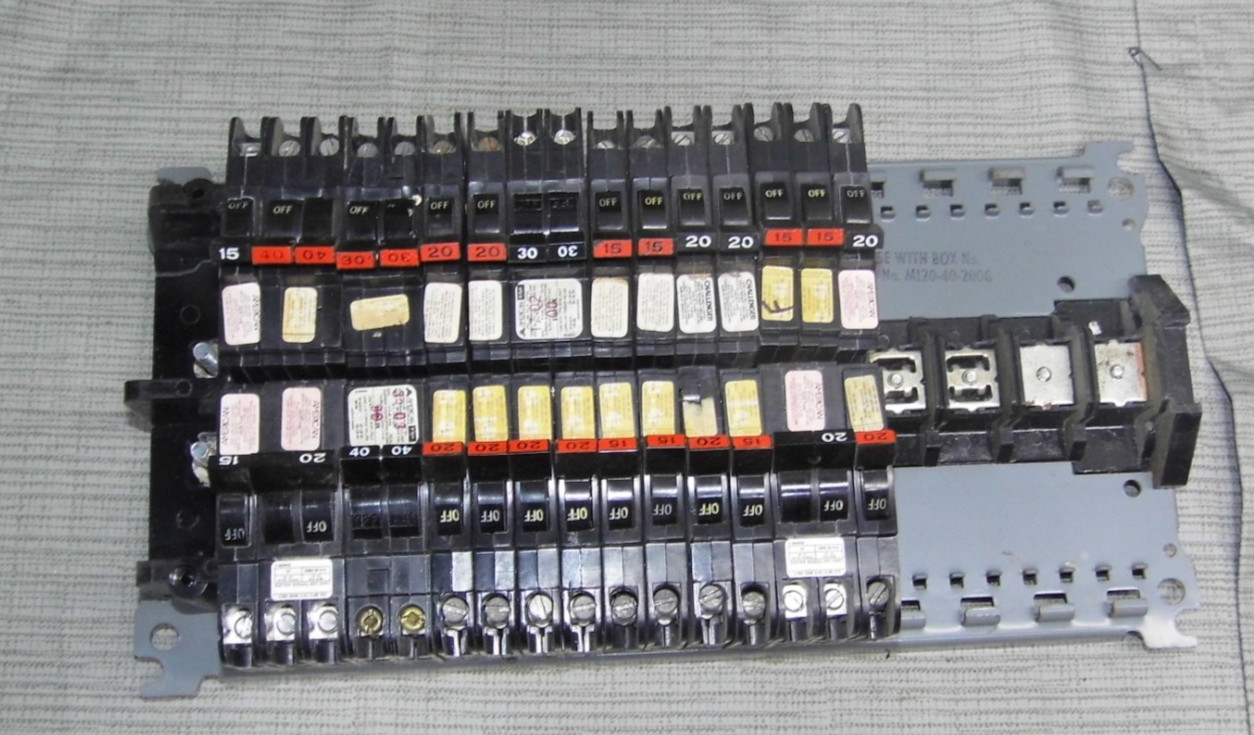 Federal Pacific FPE Bus Buss Interior For Box # M120-40-200G Stab Lok W/Breakers