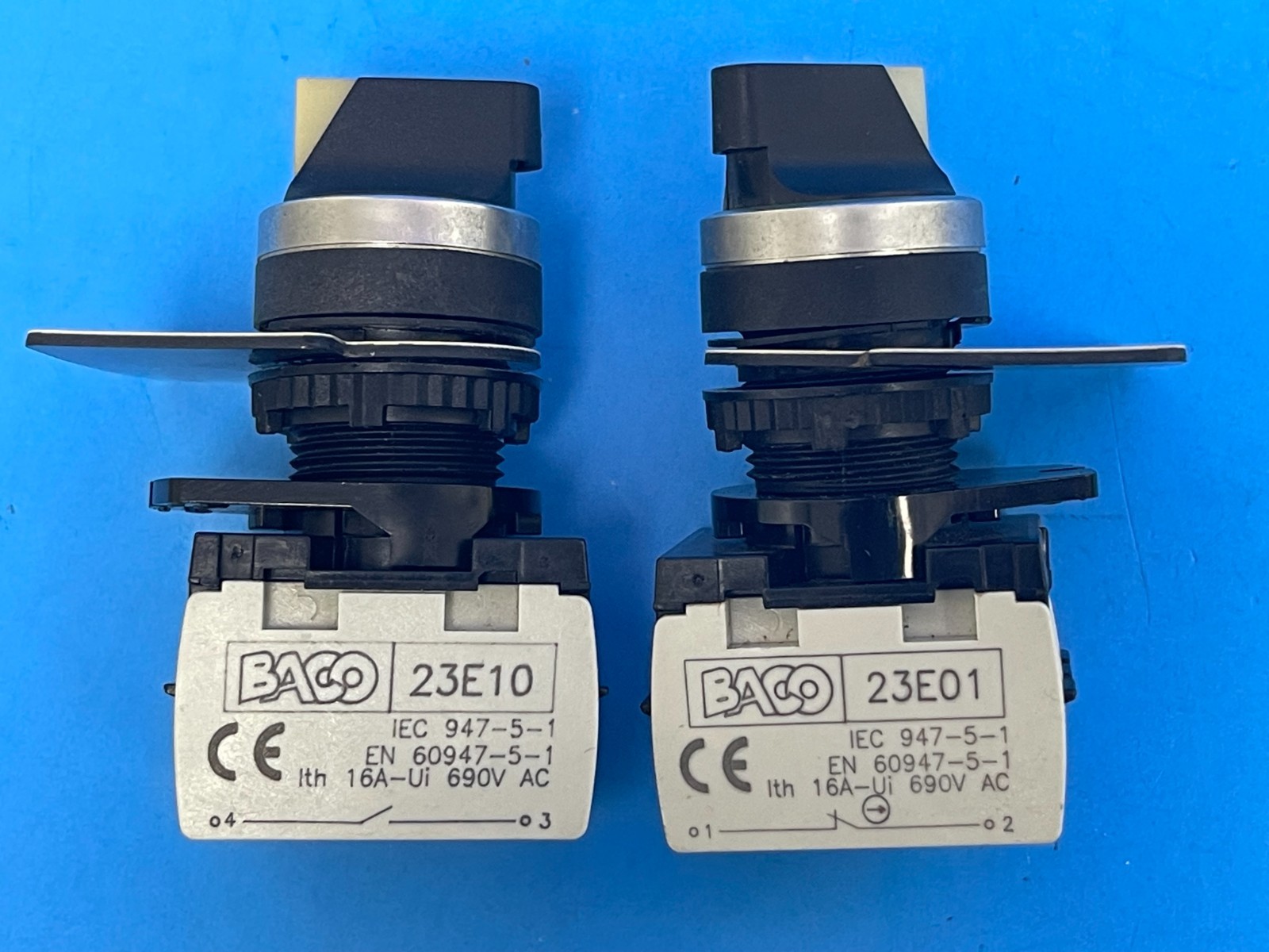 Baco 22 mm 3 Positions momentary contact & 2 positions Maintained  [Lot of 2]