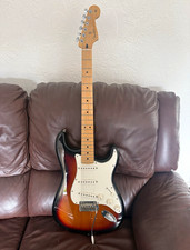Fender Stratocaster Sunburst Solid Alder Electric Guitar Maple Neck 6 String