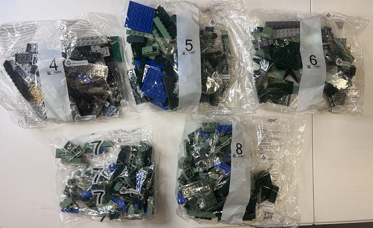 LEGO 21136 The Ocean Monument: NEW SEALED BAGS 4 5 6 7 8 Minecraft