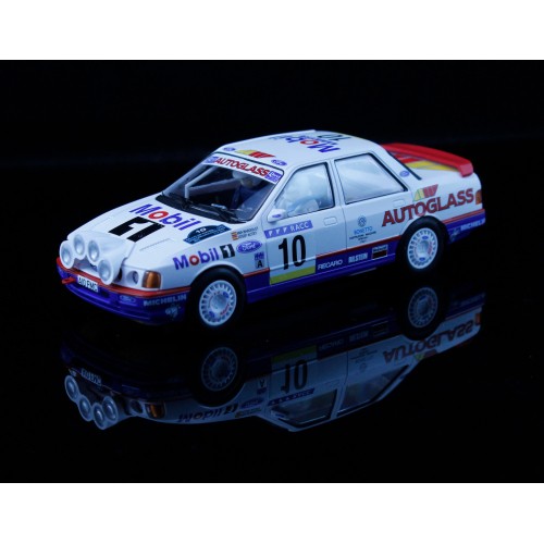 Ford Sierra Cosworth FLY voiture de slot stable pour circuit électrique 1:32
