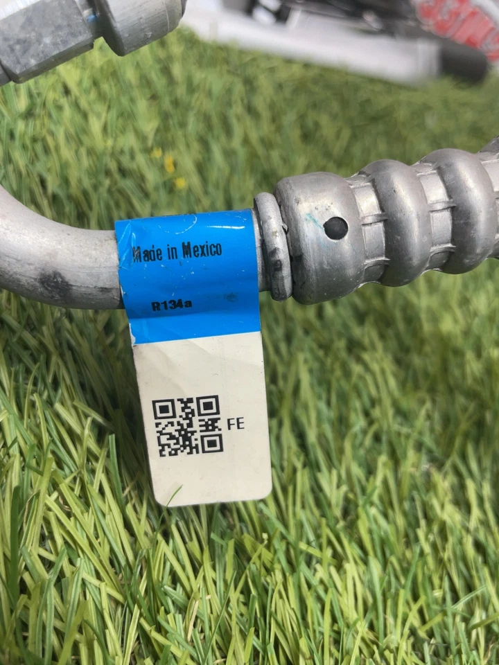 ✅ Manguera de aire acondicionado Lincoln MKC 2019 n.º de parte: GV61-19N601-FE OEM Foto 3 de 4