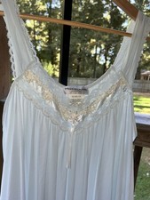 VINTAGE pale blue Miss Elaine Classics nylon nightgown MEDIUM