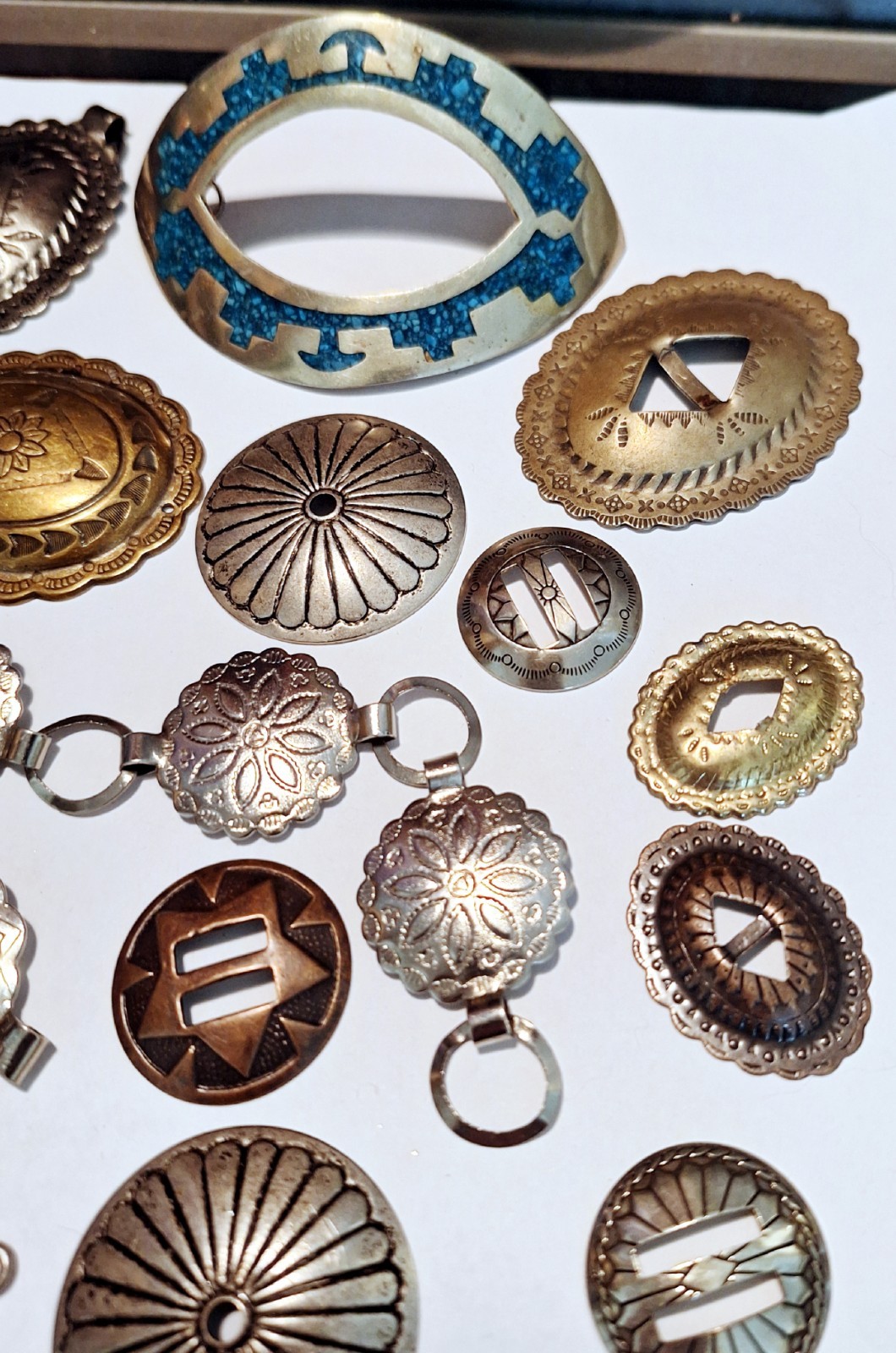 LARGE LOT OF VINTAGE CONCHO'S ONE 925