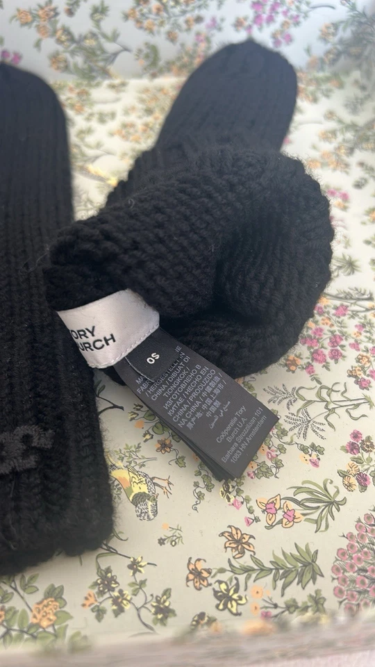 Juego de sombrero y guantes de lana merino acanalados Tory Burch, negro, 143132, venta al por menor $198 Foto 4 de 4