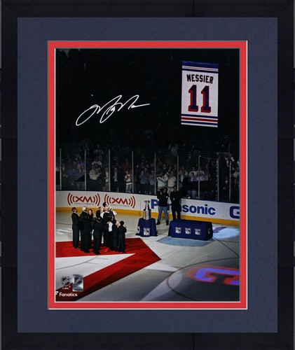 Framed Mark Messier New York Rangers Autographed 16" x 20" Banner Raising Photo